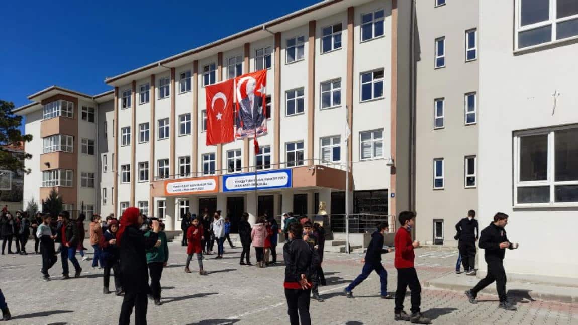 Yenikent Şehit Yasin Bahadır Yüce Anadolu İmam Hatip Lisesi Fotoğrafı